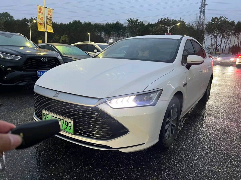 珠海23年比亚迪秦2