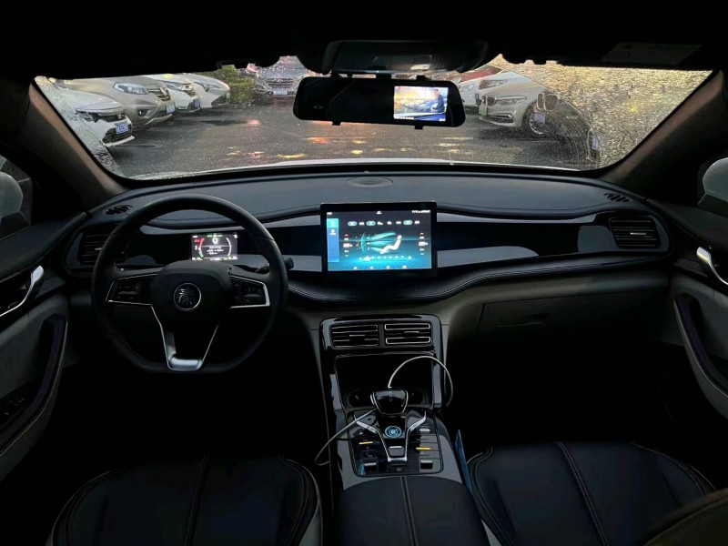 珠海23年比亚迪秦8