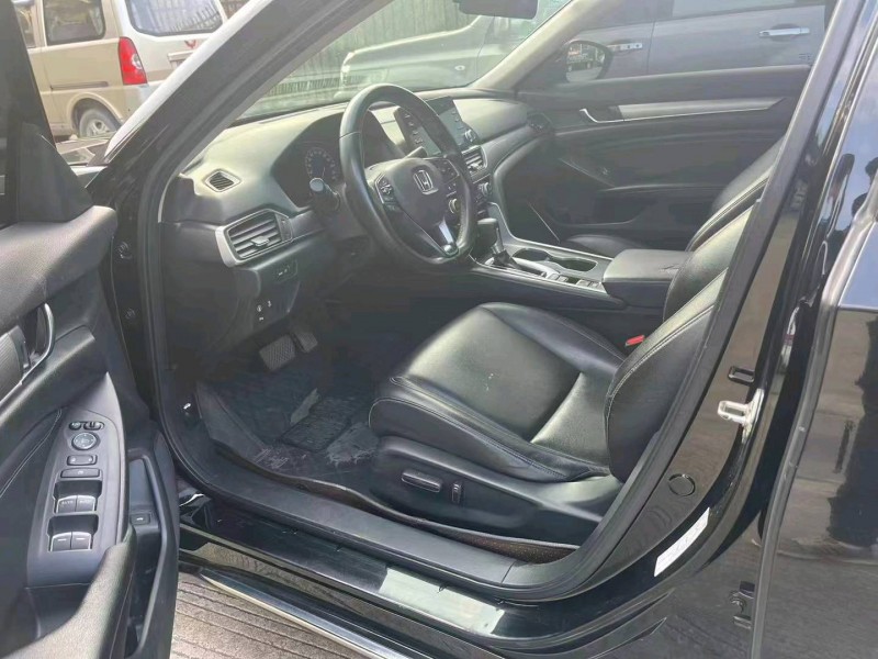 珠海19年本田雅阁3