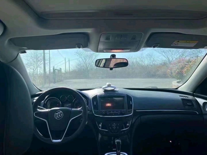 青岛16年别克君威4