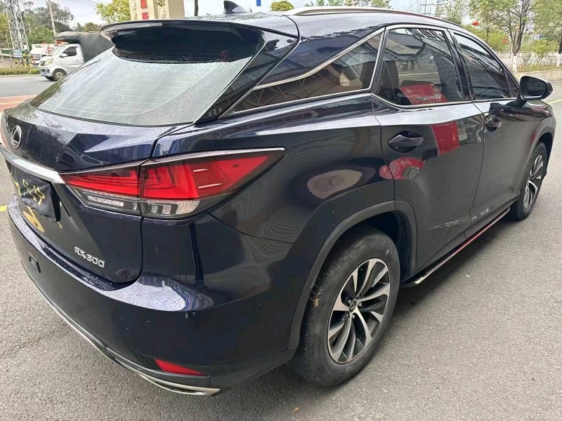 廈門20年雷克薩斯RX8