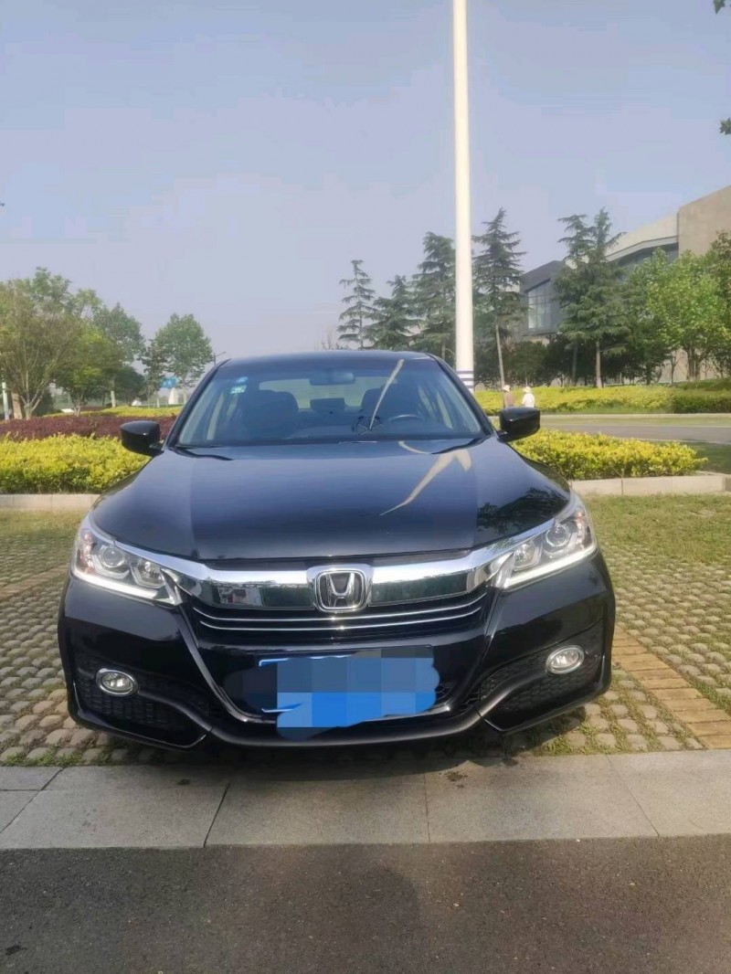 襄阳16年本田雅阁1