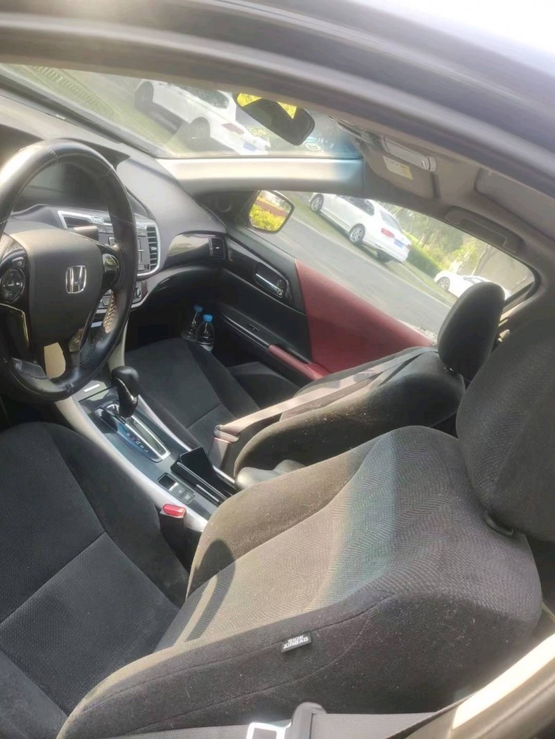 襄阳16年本田雅阁6