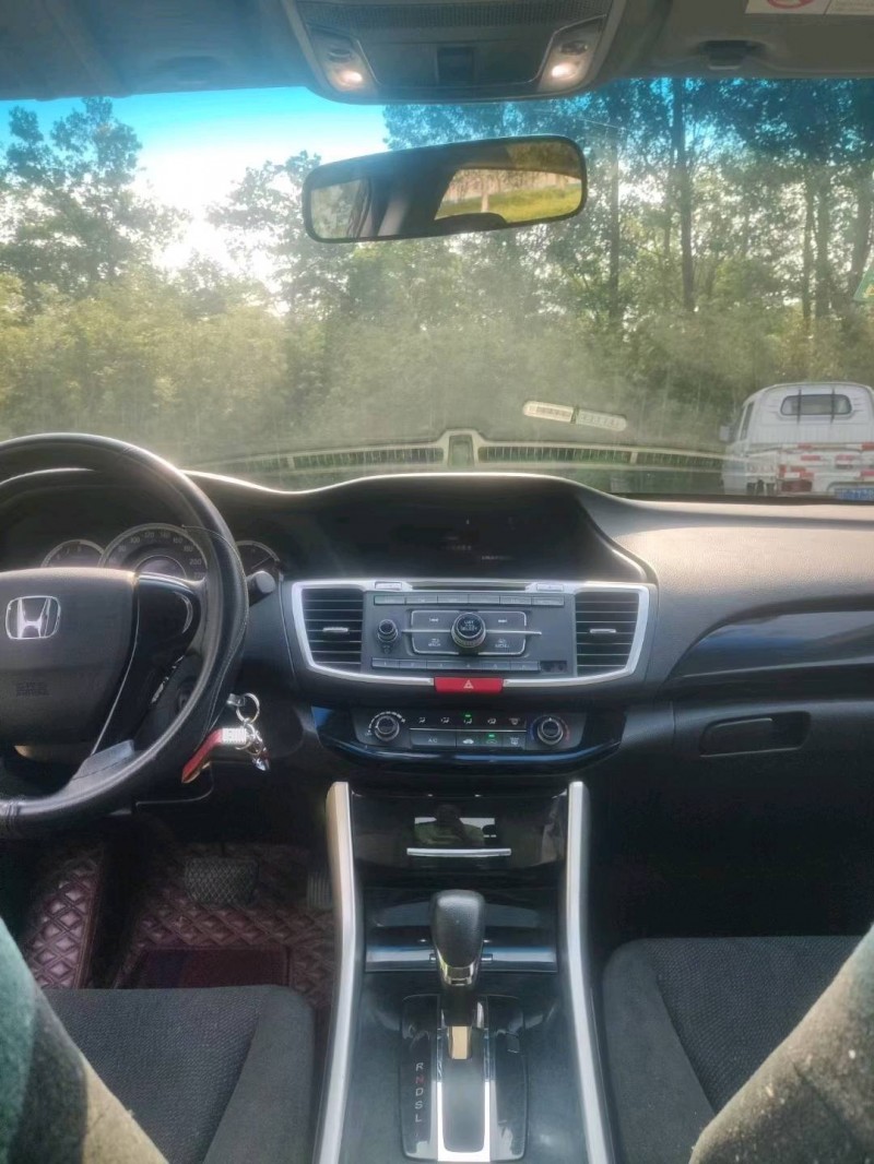 襄阳16年本田雅阁7