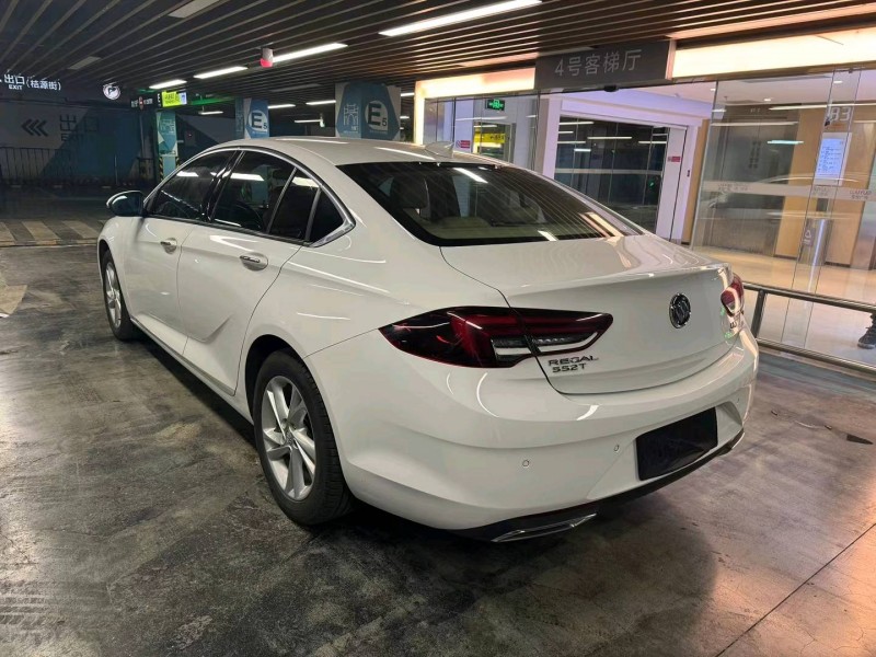 台州21年别克君威8