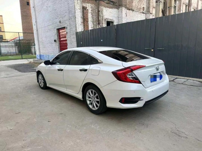 邢台18年本田思域4