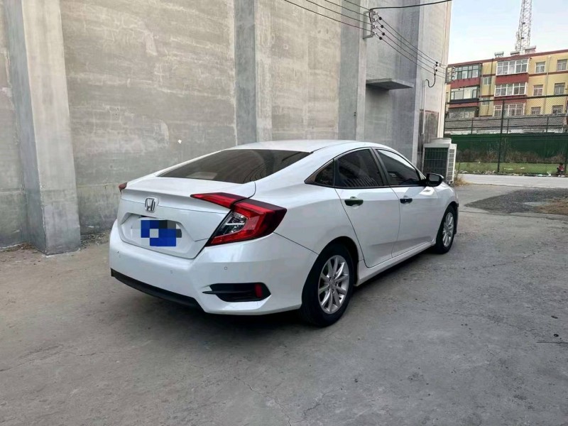 邢台18年本田思域9