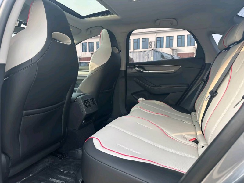 徐州22年比亚迪驱逐舰5