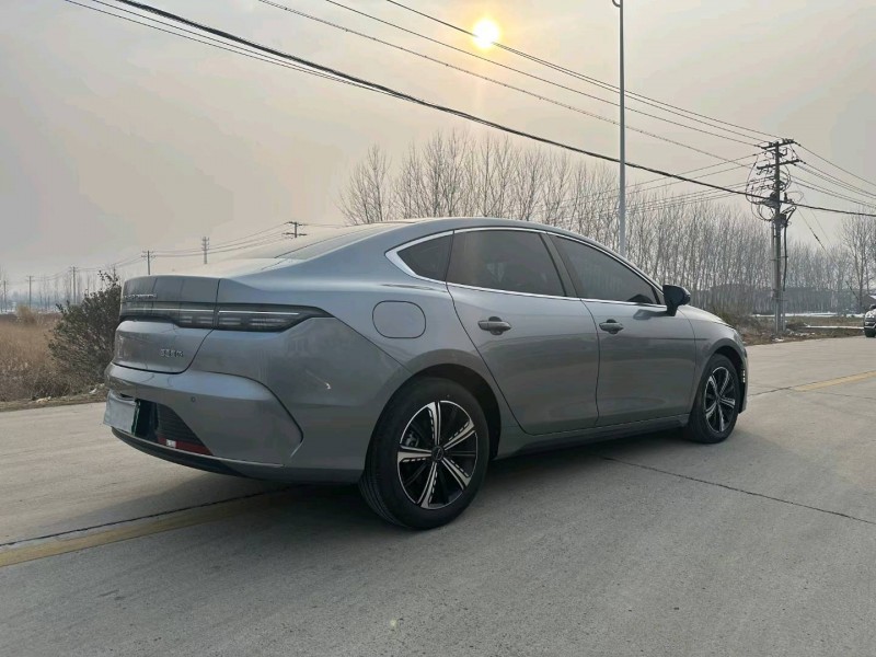 徐州22年比亚迪驱逐舰8