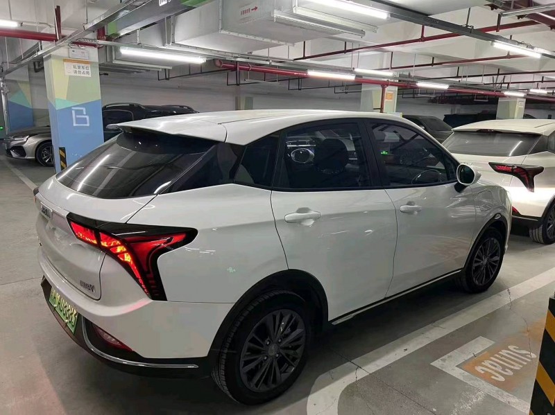 重慶23年哪吒V6