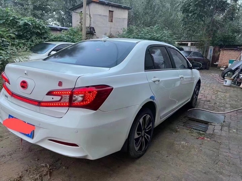 济宁16年比亚迪秦4