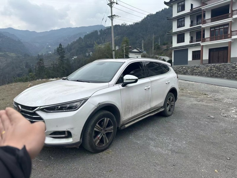 济宁19年比亚迪唐3