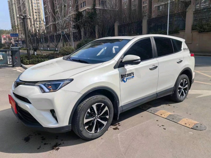 东营18年丰田RAV4荣放3