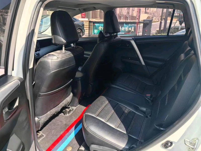 东营18年丰田RAV4荣放5
