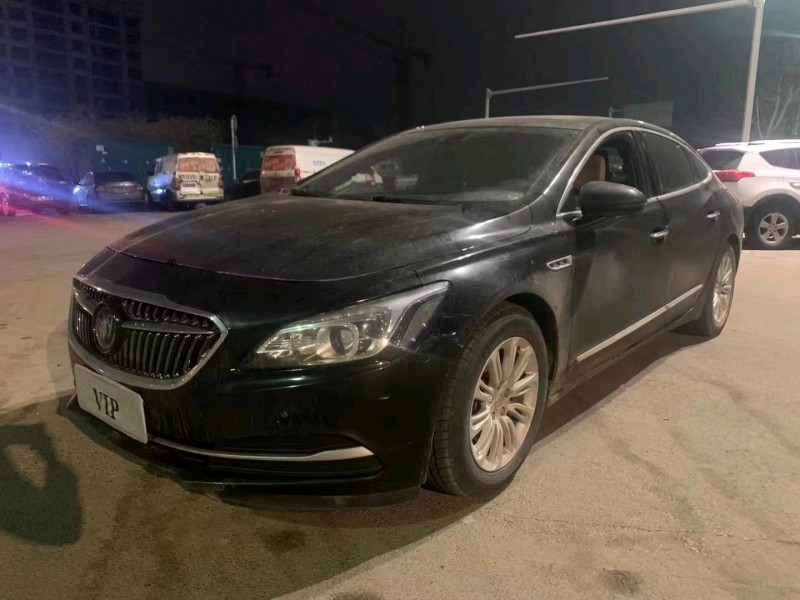 枣庄17年别克君越8