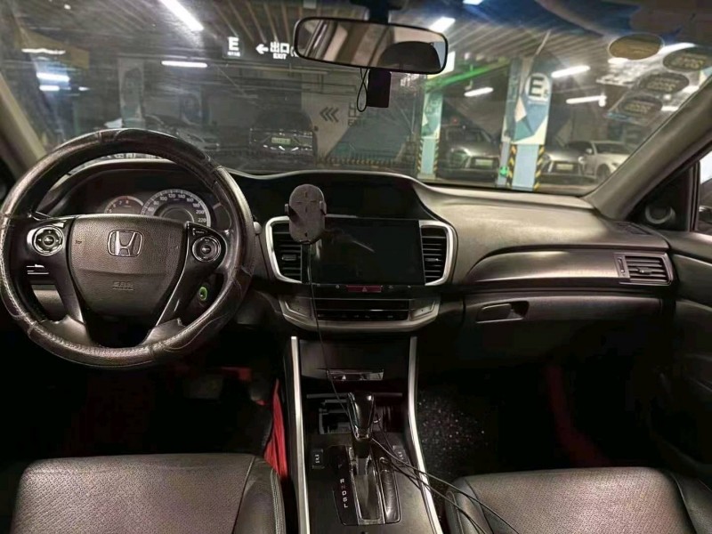 台州15年本田雅阁6