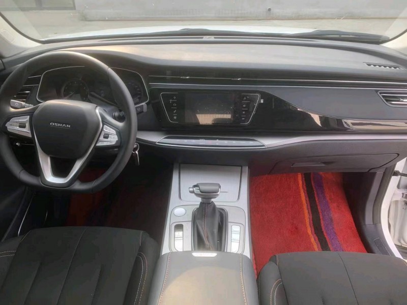 襄陽20年長安汽車歐尚3