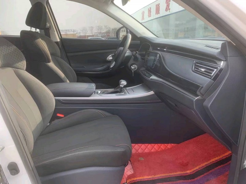 襄陽20年長安汽車歐尚5