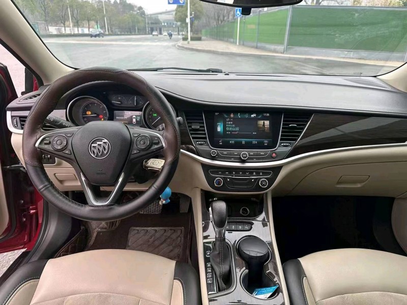 枣庄19年别克威朗8