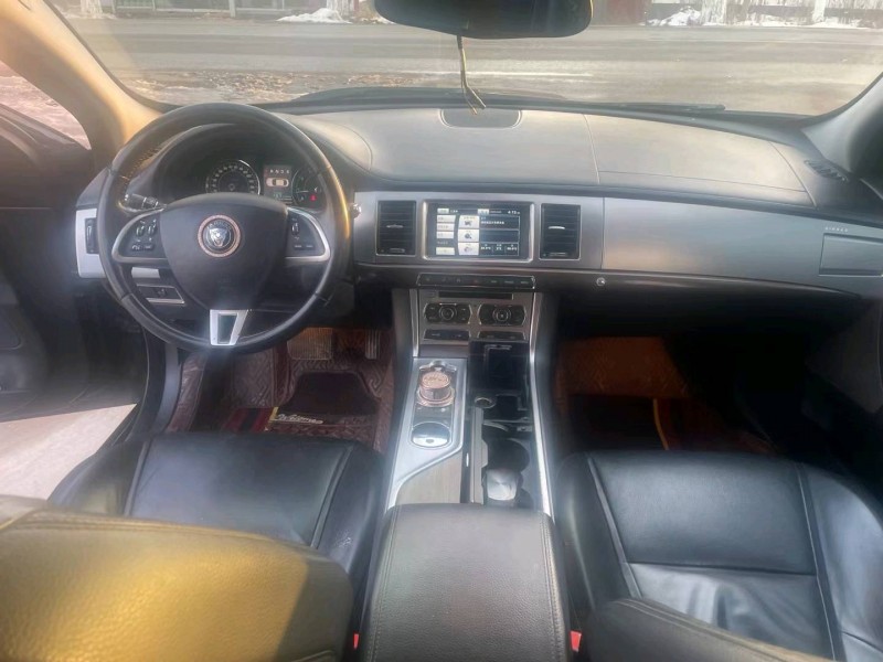 保定14年捷豹XFL7