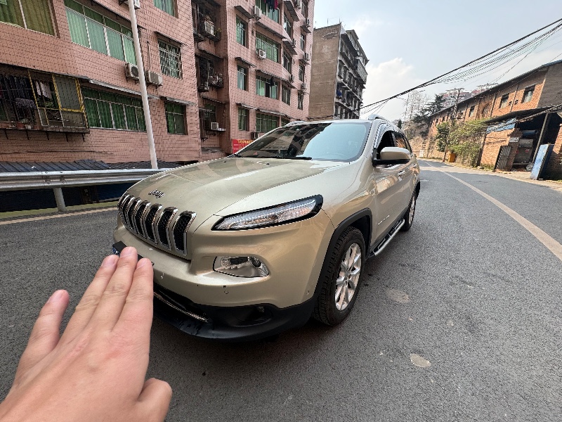 達州16年Jeep自由光3