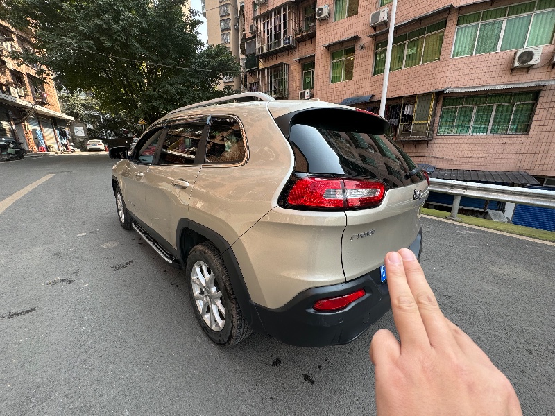 達州16年Jeep自由光5