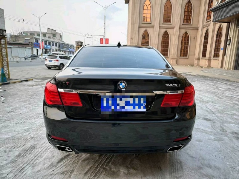 保定12年宝马7系9