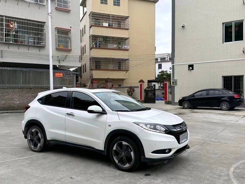 珠海19年本田缤智3