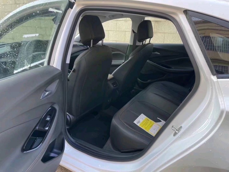 桂林24年别克威朗5