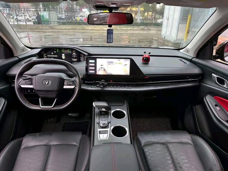 宜昌22年長安汽車CS555