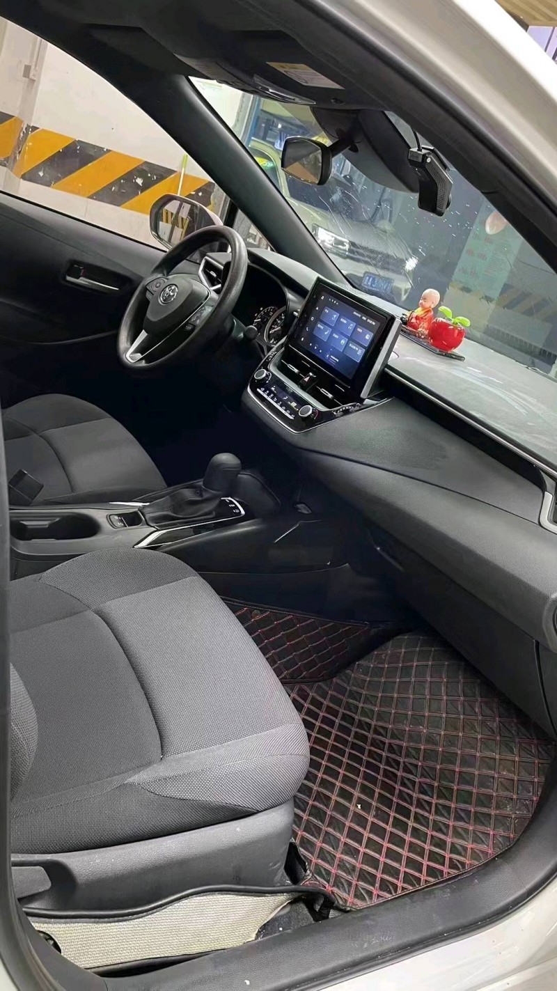 成都22年丰田雷凌7