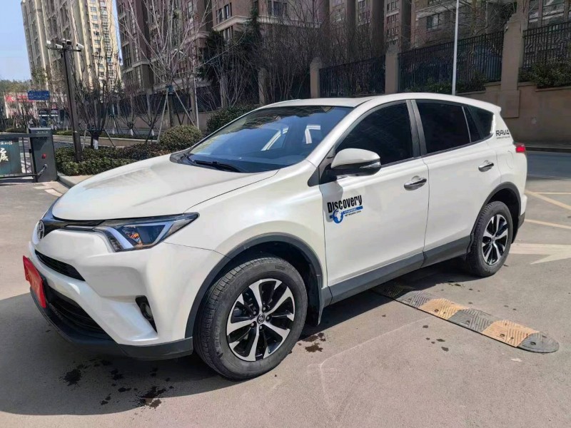 枣庄18年丰田RAV4荣放3