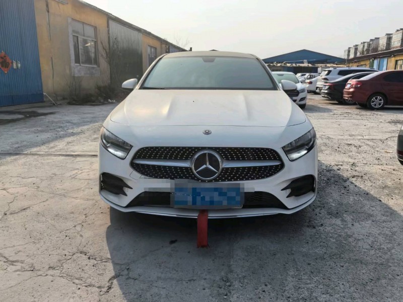 东营19年奔驰A1