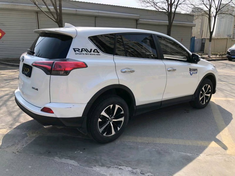 青岛18年丰田RAV4荣放7