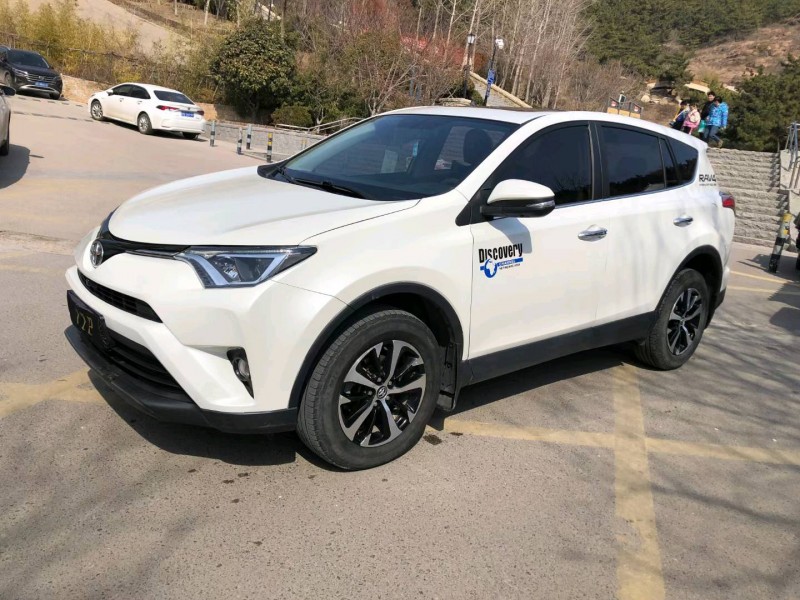 青岛18年丰田RAV4荣放8