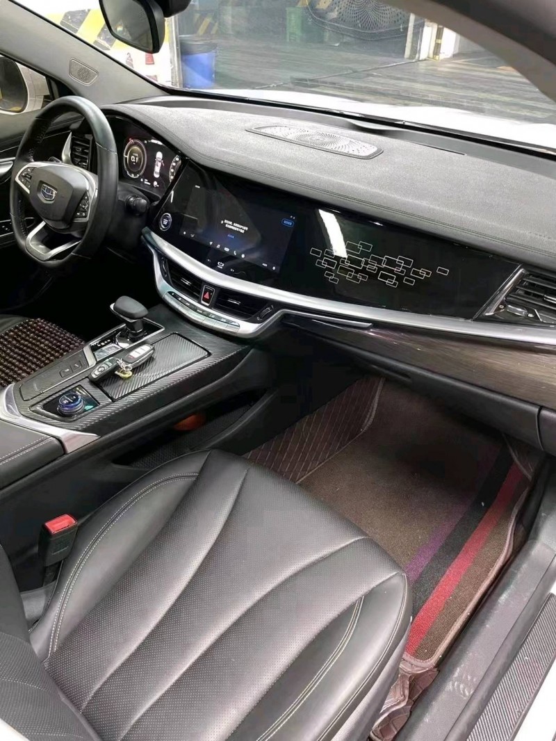 成都20年吉利博瑞8