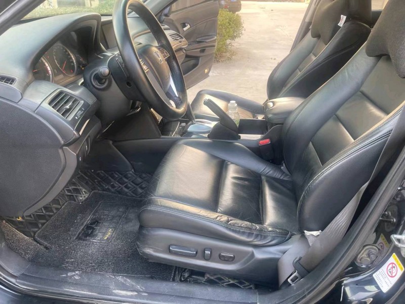 徐州13年本田雅阁3