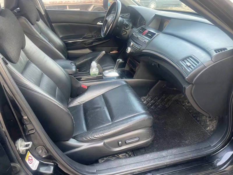 徐州13年本田雅阁4