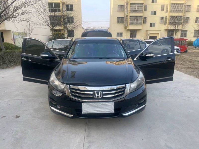 徐州13年本田雅阁6