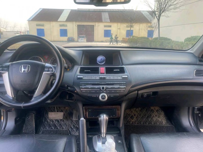 徐州13年本田雅阁7