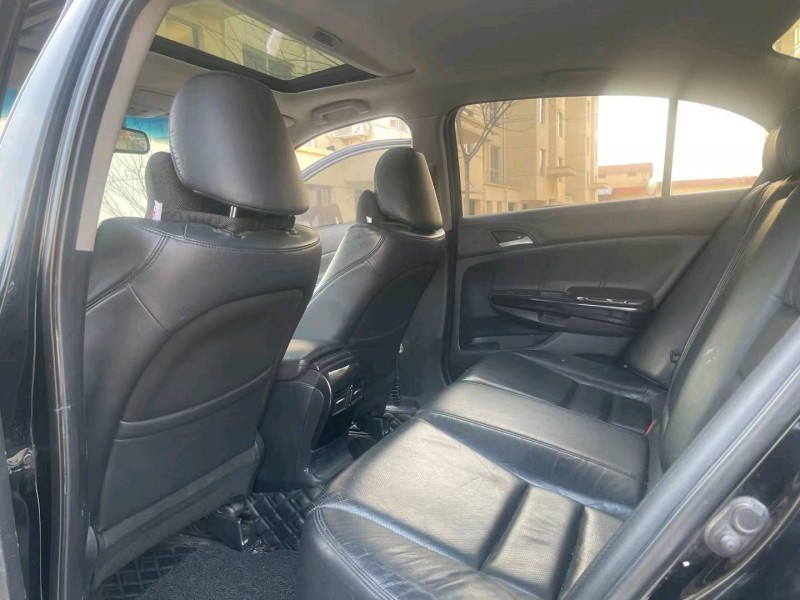 徐州13年本田雅阁8