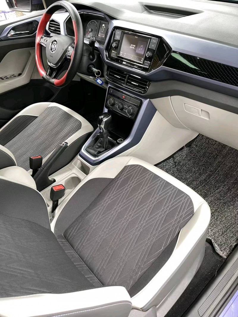 成都19年大众途铠8