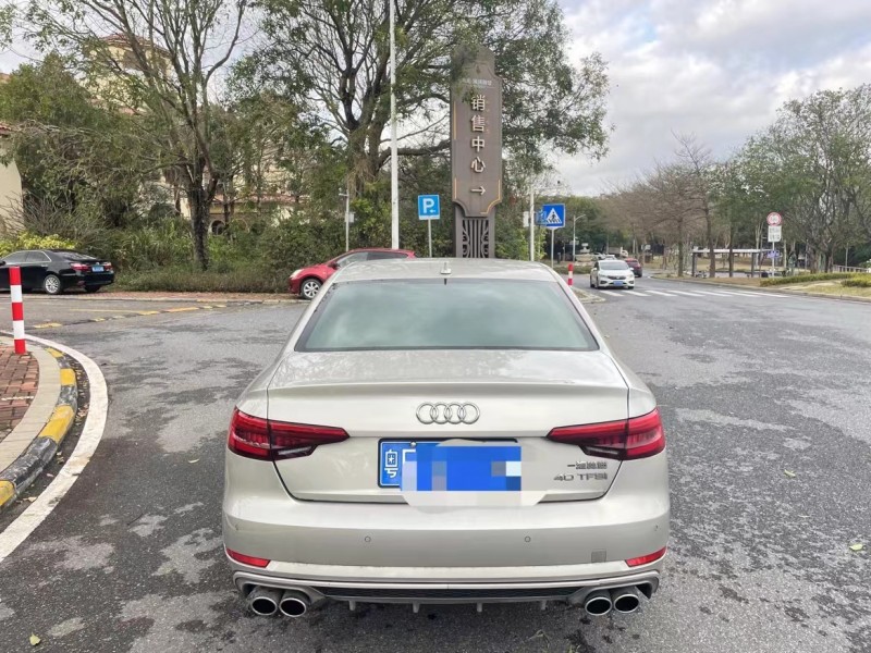 广州17年奥迪A4L9