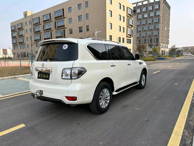 徐州18年日产途乐8