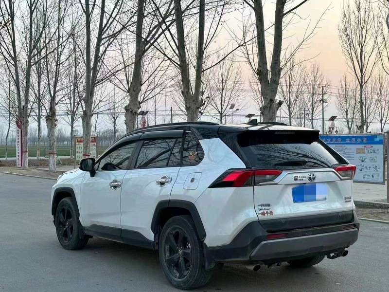 淄博21年丰田RAV4荣放8