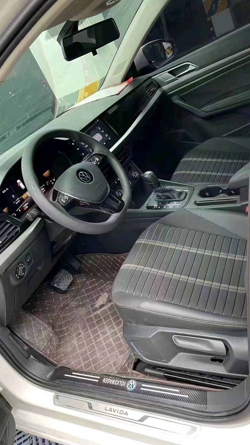 成都22年大众朗逸5