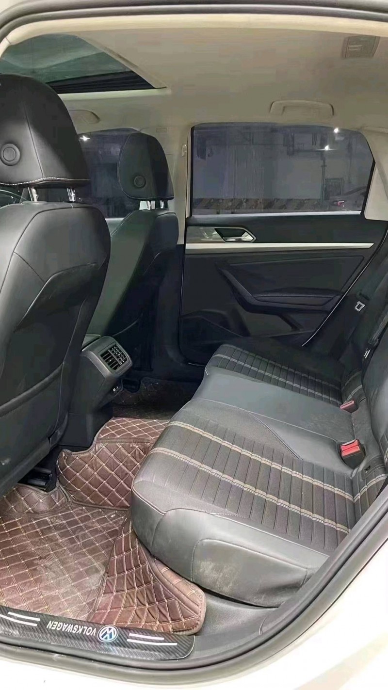 成都22年大众朗逸9