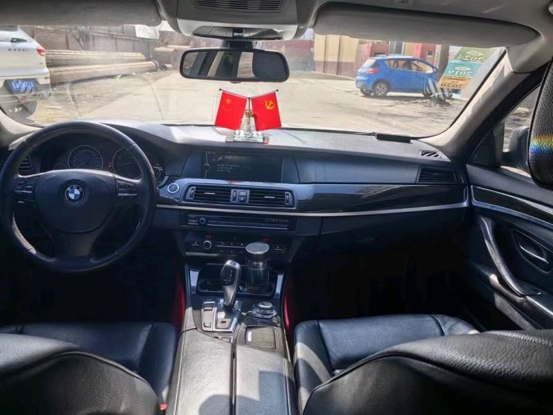 保定12年宝马5系6