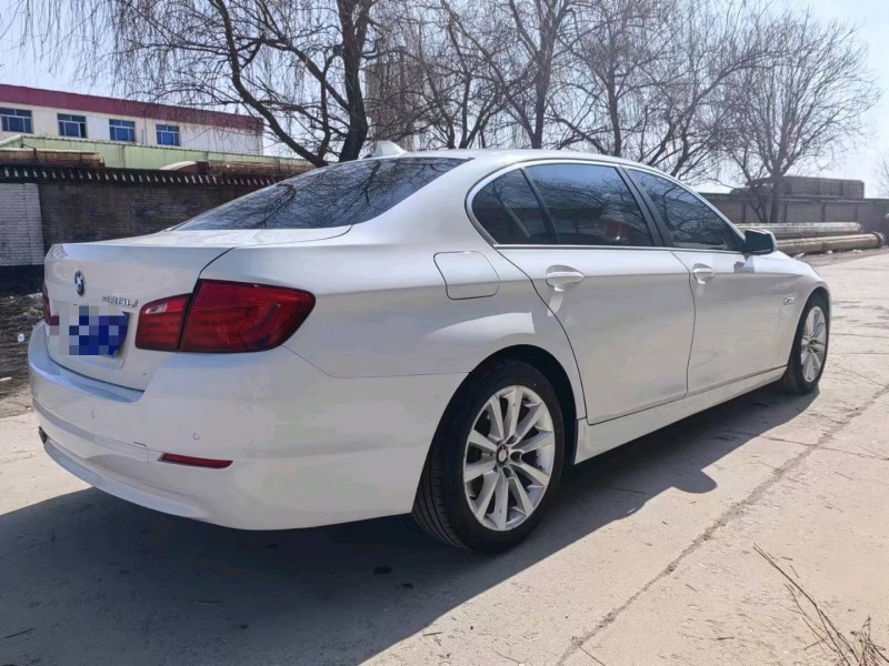 保定12年宝马5系8