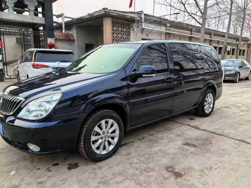 保定15年别克GL82